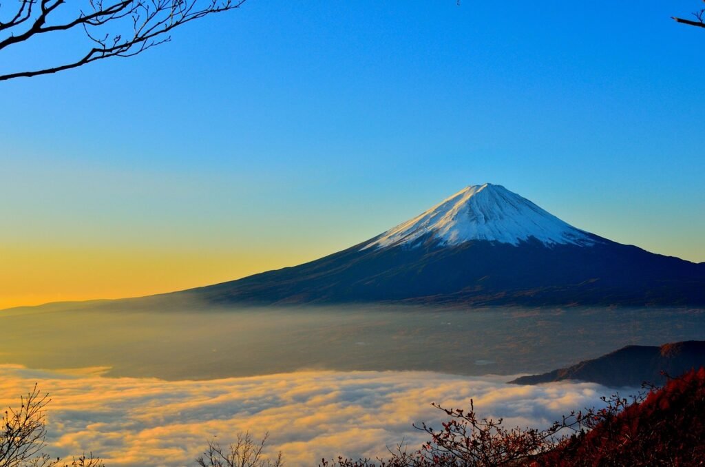 mountain, volcano, peak-477832.jpg